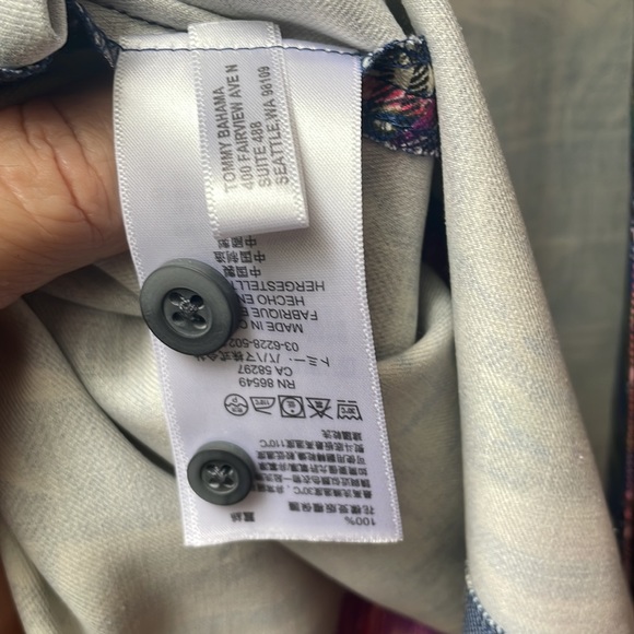 Tommy Bahama silk camp shirt size L, like new - Picture 5 of 7
